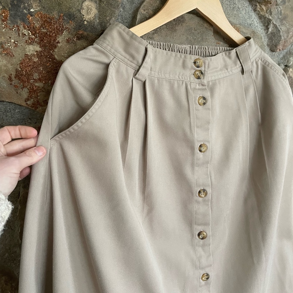 VINTAGE pleated khaki button front midi skirt WITH POCKETS!!